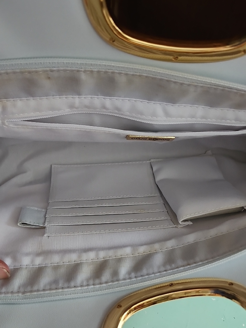 Vtg Giani Bernini  White Leather Clutch With Gold Tone Handles - Picture 16 of 16